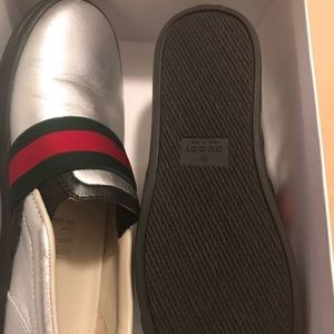Authentic Gucci Loafers Size 32/US 1
